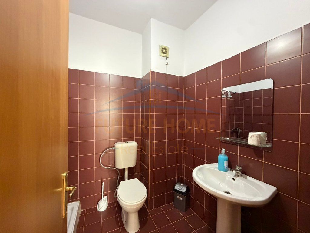 Disponojmë për shitje Apartament 1+1 tek Kompleksi Fratari, Unaza e Re.