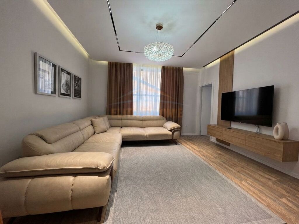 Affitto, Appartamento 2+1, Via Elbasanit, Xheluks Residence, Tirana