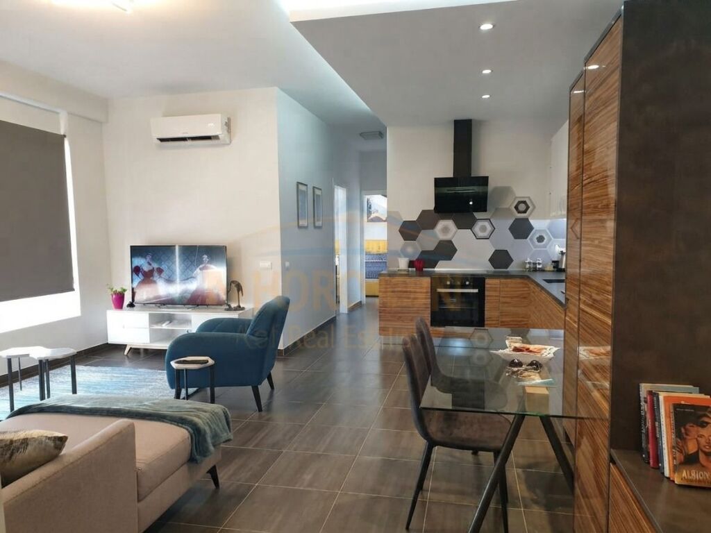 Affitto, Appartamento 2+1, Nuovo Mercato, Tirana .
