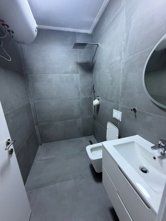 Apartment for rent 2+1+2 with parking at Akses Tirana, Sheshi shqiponja