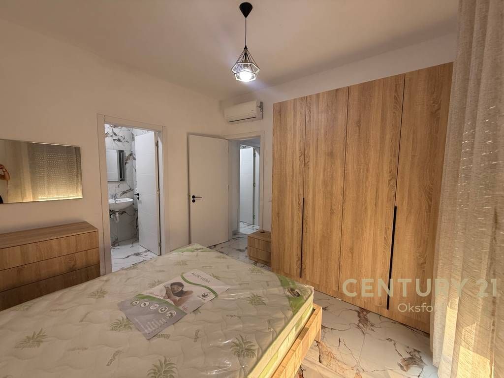 Affittiamo appartamento 2+1+2, in Via “5 Maji”! 600 € /Mese