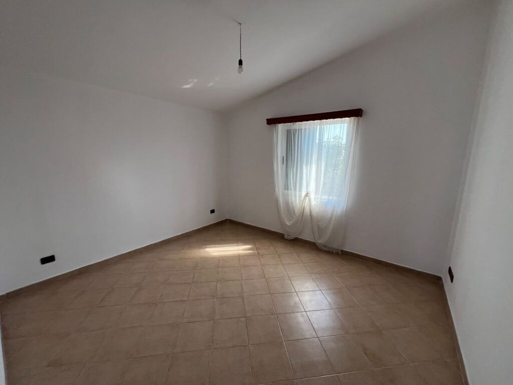 QIRA KATI 2 I NJE VILE 2+1 SUKTH DURRES 250 EURO