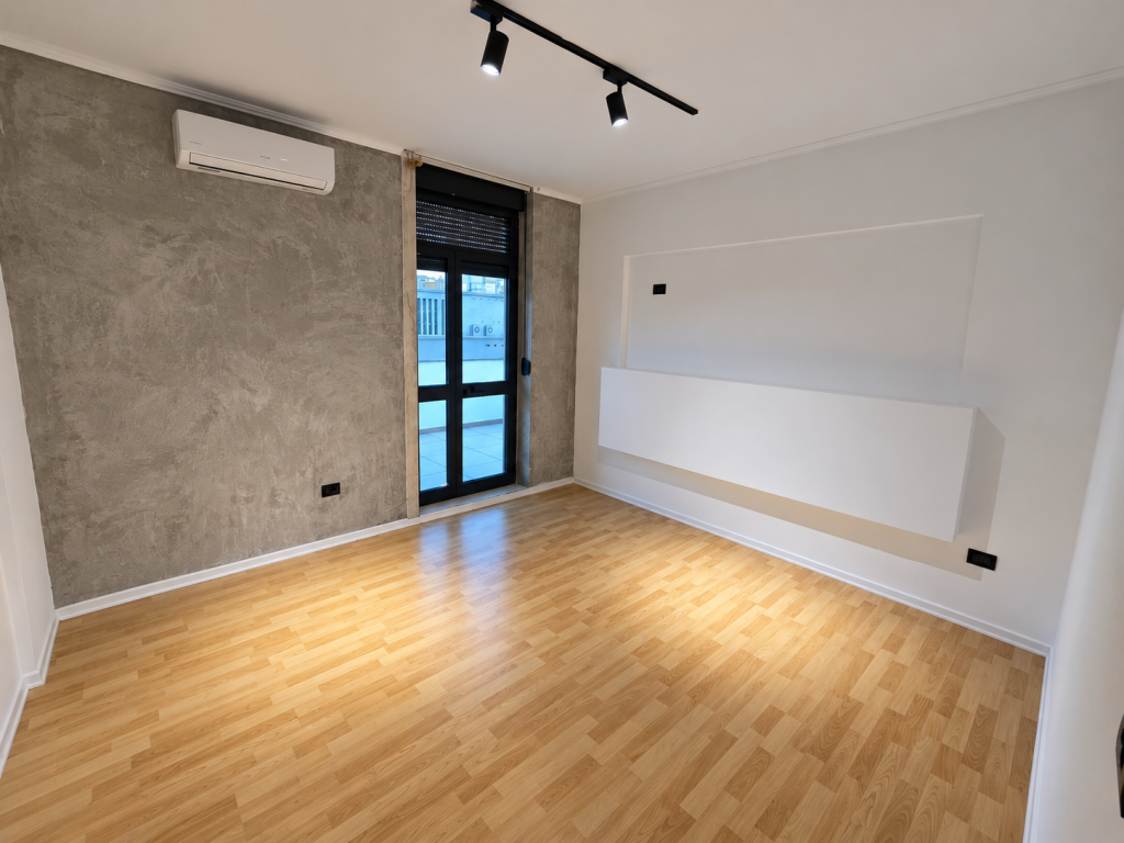 OFFICE WITH VERANDA FOR RENT | CENTER 9-FLOORS  #1378
