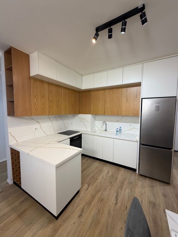 Apartment for rent 2+1+2 with parking at Akses Tirana, Sheshi shqiponja