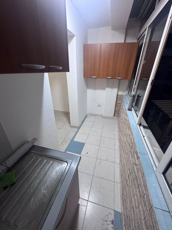 Jepet  me qera  apartament  2+1 Myslym  Shyri  