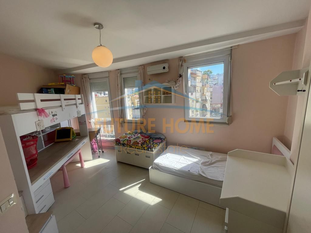 Qera, Apartament 2+1+2+Post Parkimi, Fresku, Tiranë.