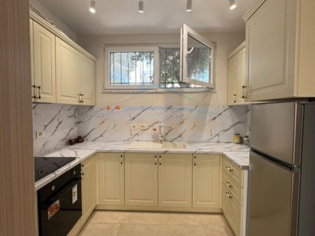 Shitet, Apartament 1+1, Selvia, Tirane