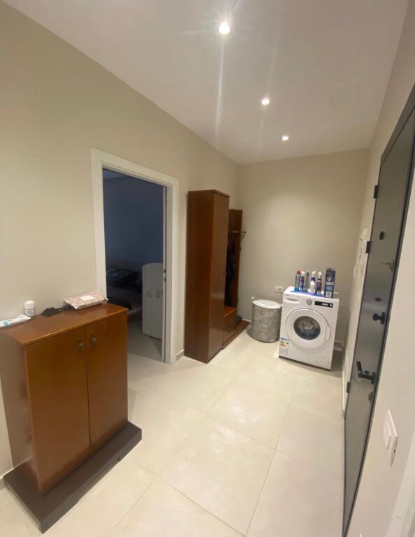 5-Maji, mbrapa Concord jepet me qira apartament 1+1