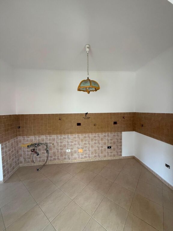 ZYRE ME QERA 100M2 KOMUNA E PARISIT 55.000 LEKE FH-91959