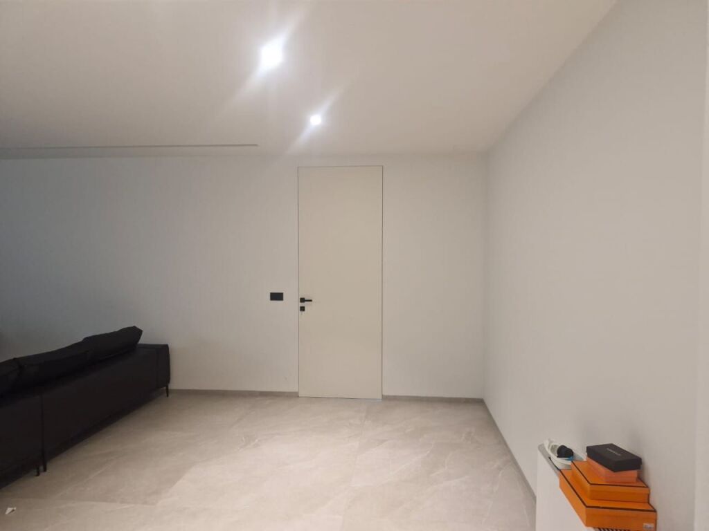 3-Storey Villa with Pool and Yard at Dry Lake, near Radisson