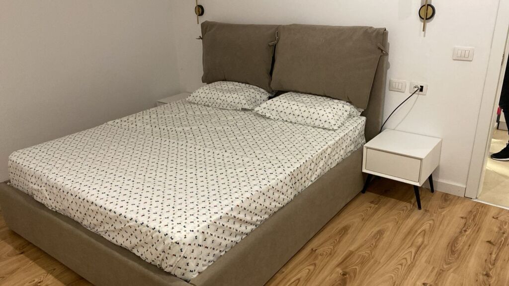 Apartment 21 December ( Kompelski Contact )