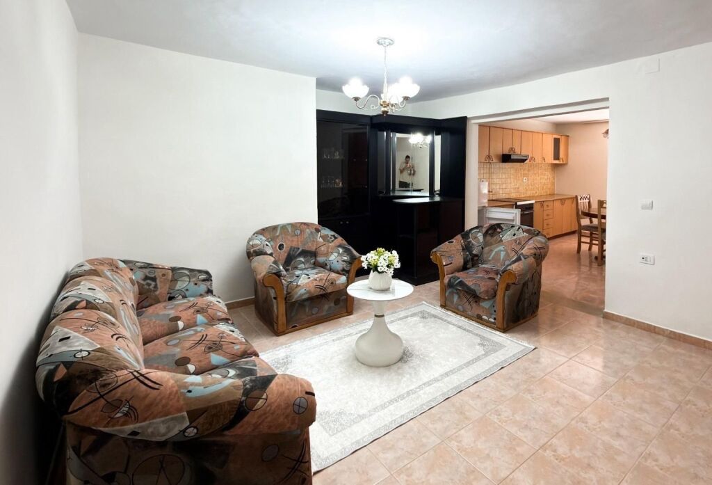Apartament 2+1+2WC ne Shitje Prane Shkolles Baletit  ID 5510