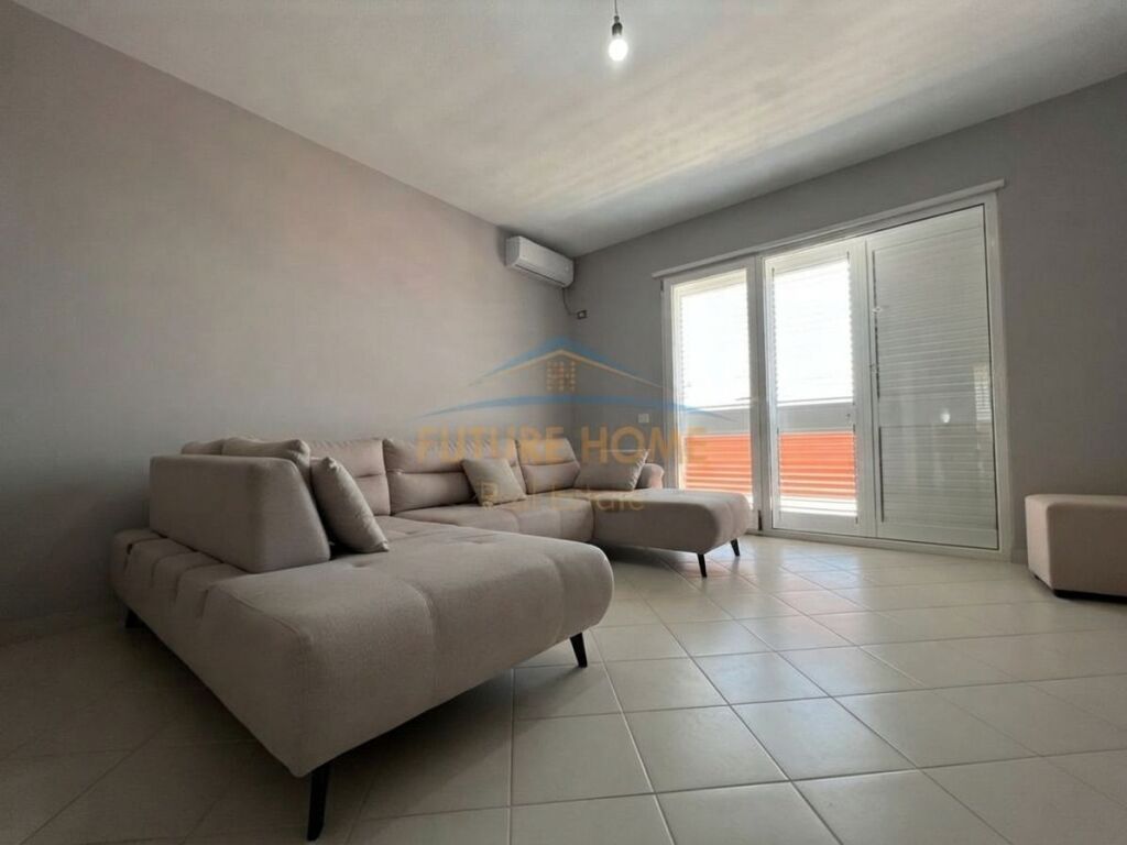 Qera, Apartament 2+1+2, Kopshti Botanik, Tiranë