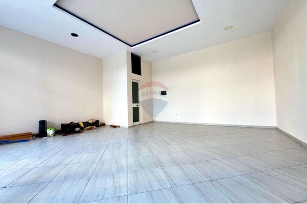 Shop for Rent