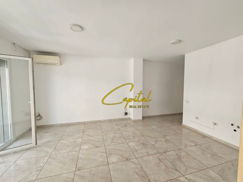 AMBIENT BIZNESI ME QIRA 63 M2 ZOGU I ZI 55.000 LEKE