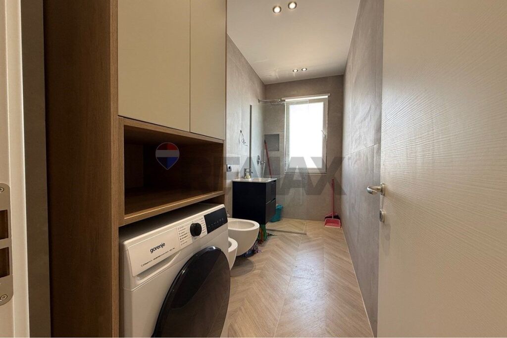 Apartament 2+1 Për Qira - Univers City