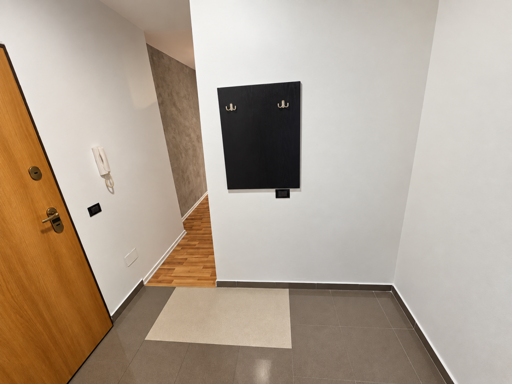 OFFICE WITH VERANDA FOR RENT | CENTER 9-FLOORS  #1378