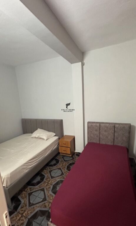 APARTAMENT ME QERA 2+1 ISH PARKU 60.000 LEKE FH-92154