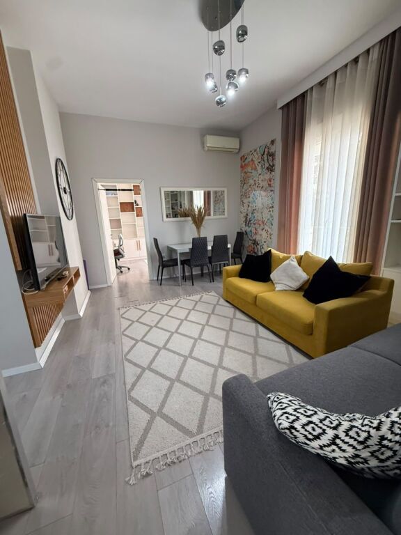 Rent | Apartament 2 + 1 | Pazari i Ri | 800 €/month