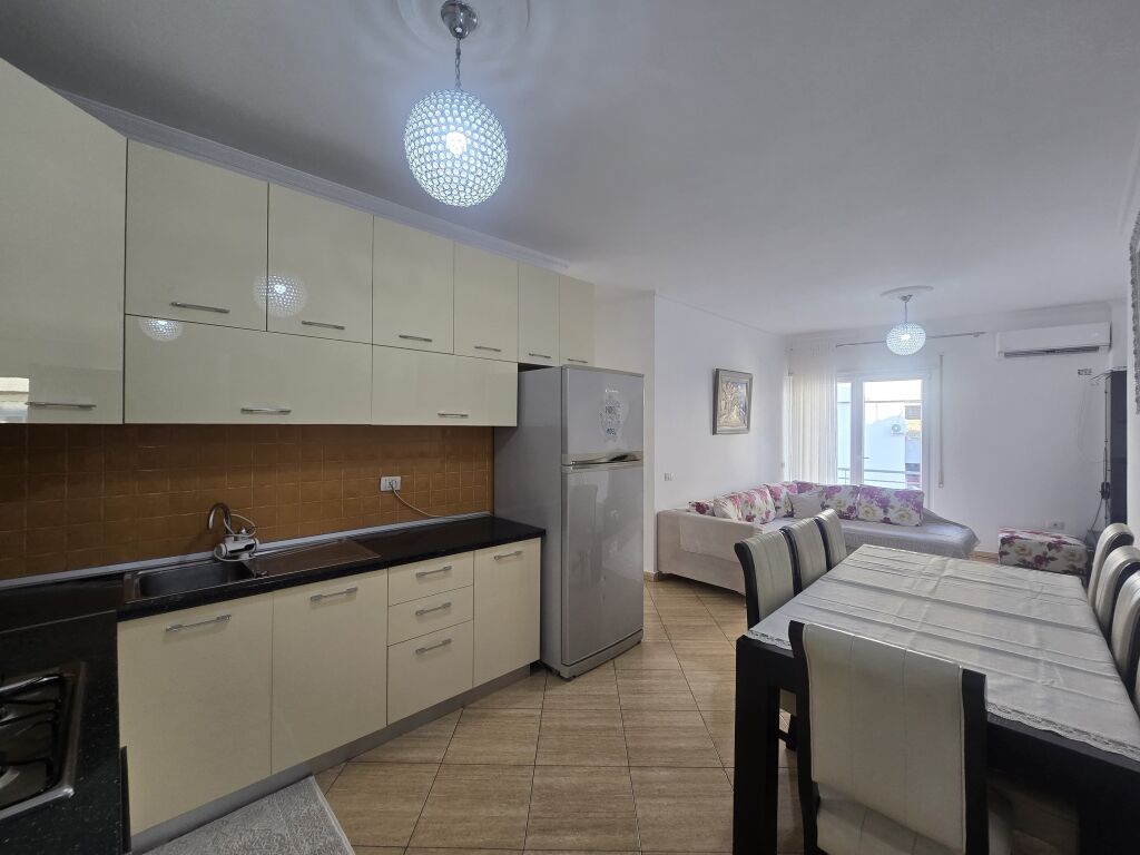 Apartament 2+1 per qera ne Astir !