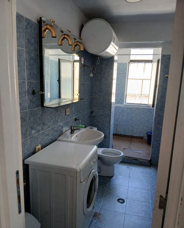 APARTAMENT ME QERA 1+1 VASIL SHANTO 50.000 LEKE FH-92173