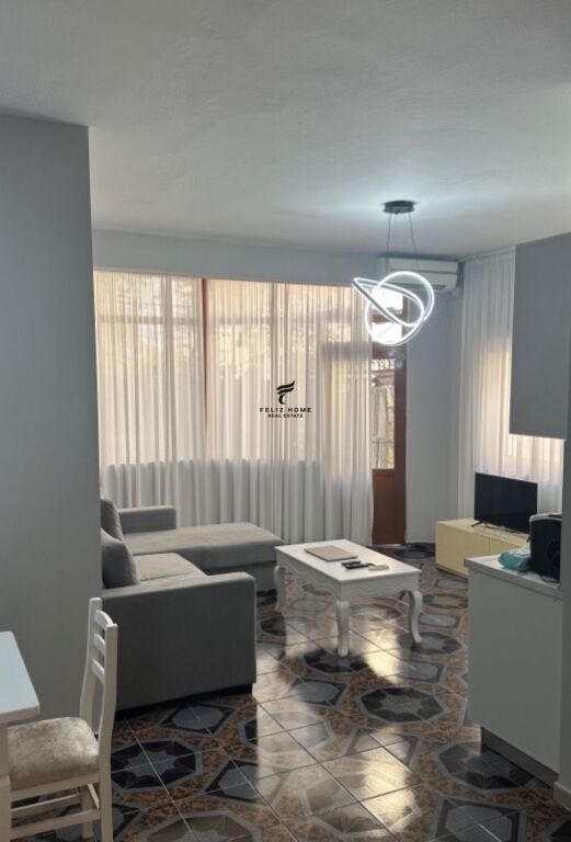 APARTAMENT ME QERA 2+1 ISH PARKU 60.000 LEKE FH-92154