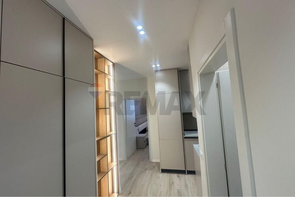 Appartamento - In Vendita - Via Kavaja, Tirana