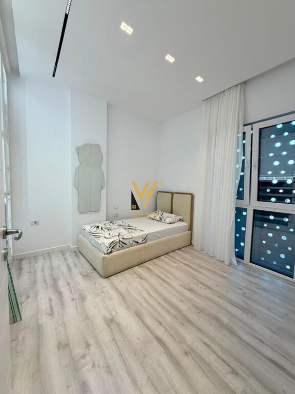 JEPET APARTAMENT 2+1+BLK ME QERA TE 5 MAJI 1.000 EURO