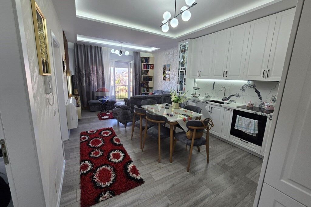 Jepet me qera apartament 1+1 tek Brryli, prane Shkolles Niket Dardani.
