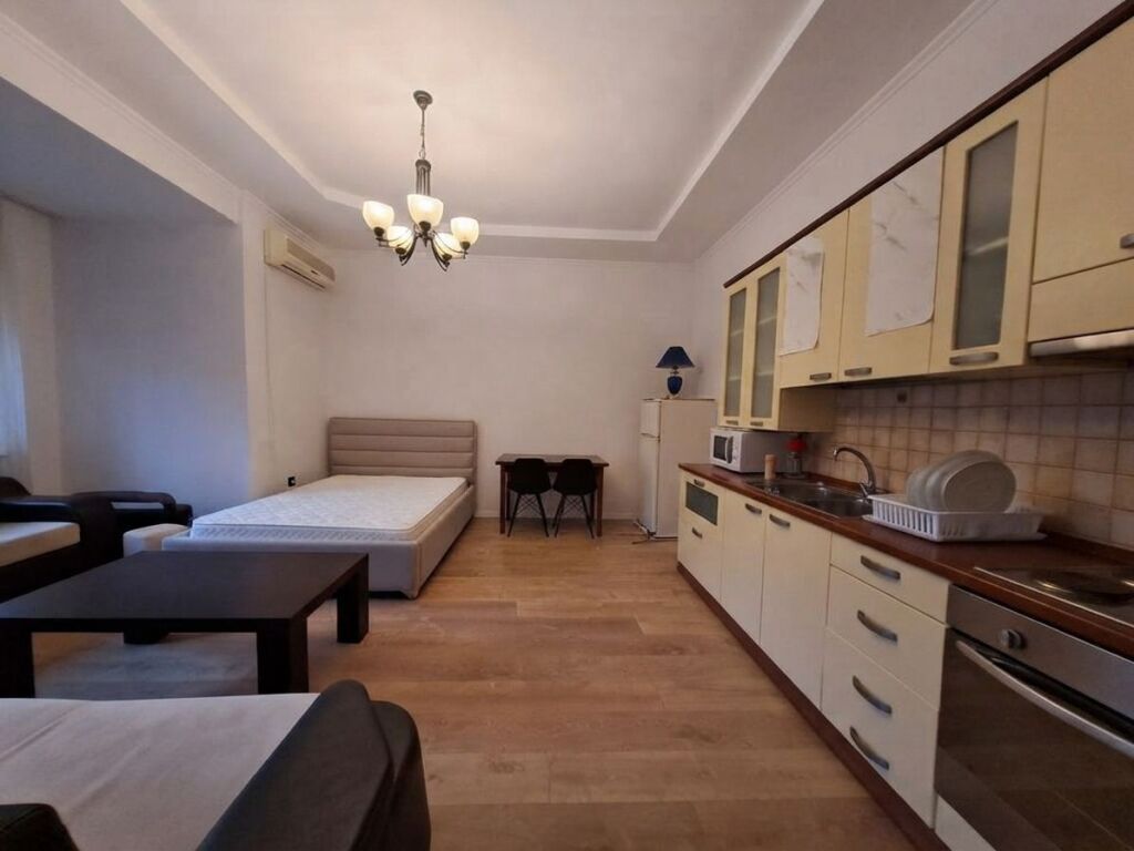 Qera, Garsoniere, Pazari i Ri, Tirane
