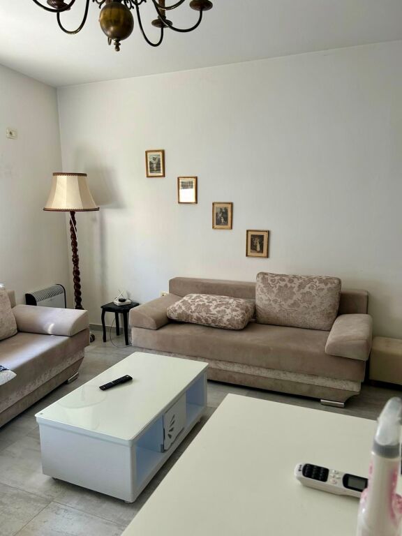 📣 QERA Apartament 1+1 📍 Komuna e Parisit, Prane Kristal Center ✨