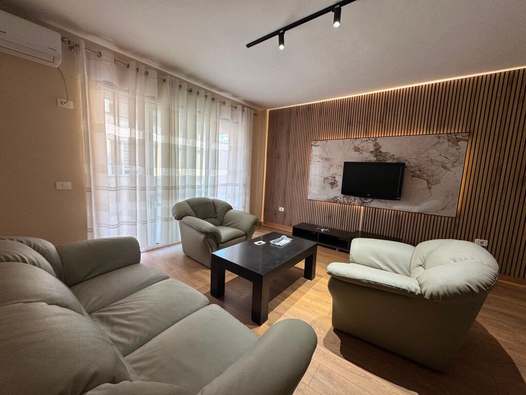 1+1 for rent, Radisson