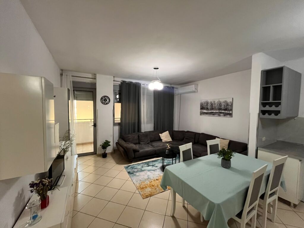 🏠 **FOR RENT – APARTMENT 3+1 | QENDRA CONDOR**