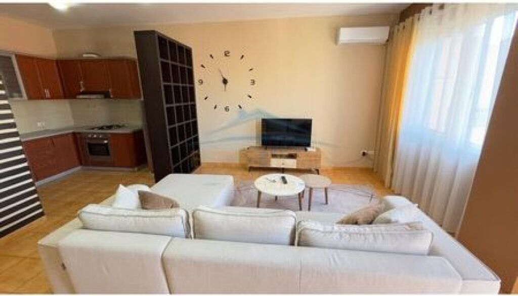 Shitet, Apartament 1+1, Rruga e Barrikadave, Tirane