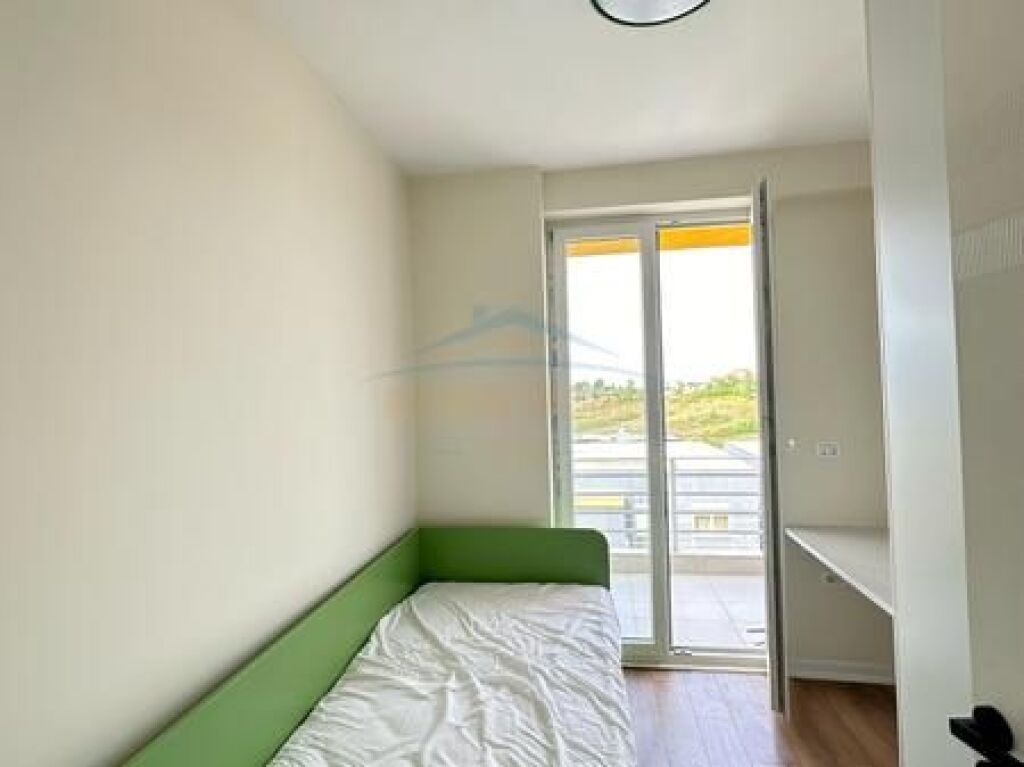 Shitet, Apartament 2+1, Shkoze, Tiranë.
