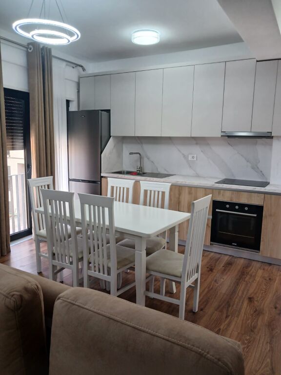 Jepet me qera apartament 2+1 tek Kodra e Diellit