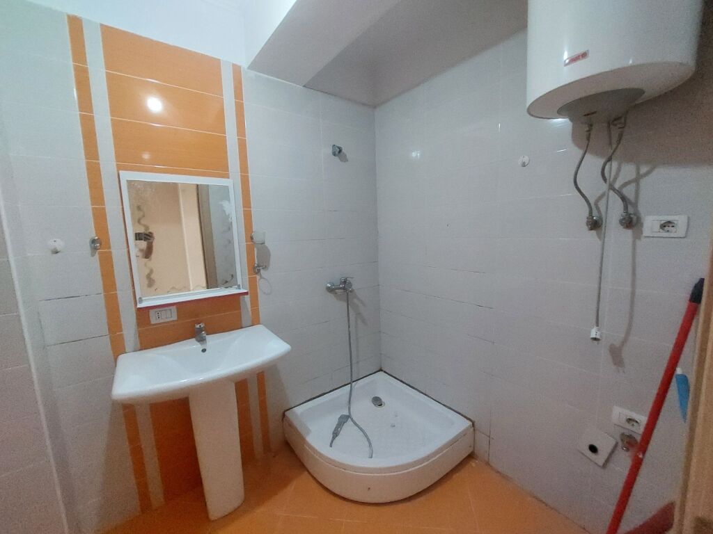 Rent | Apartament 2 + 1 | Rruga 5 Maji | 450 €/month