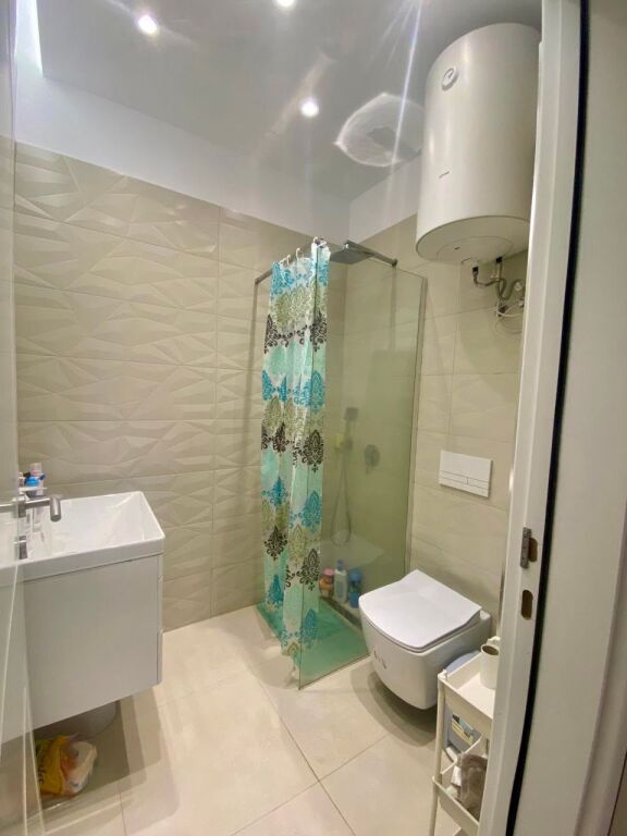 🏠 QERA Apartament 1+1 📍 Rruga “5-Maji”, Prane Concord ✨