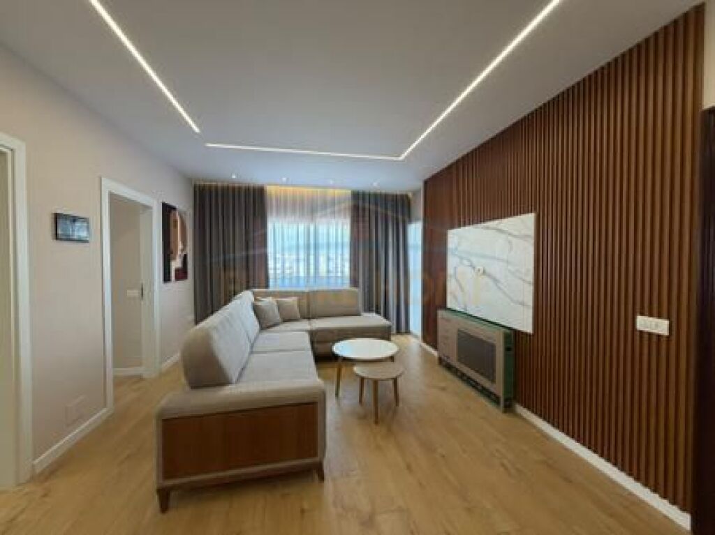 Shitet, Apartament 2+1, Misto Mame
