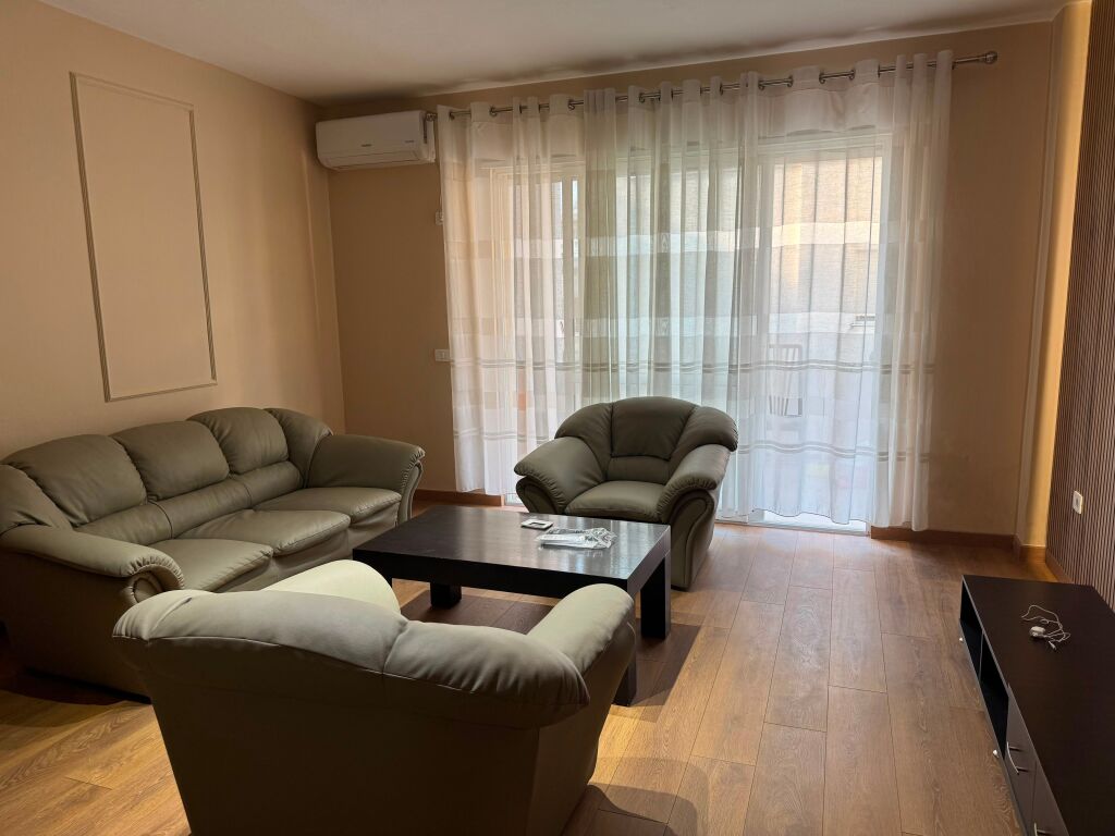 1+1 for rent, Radisson