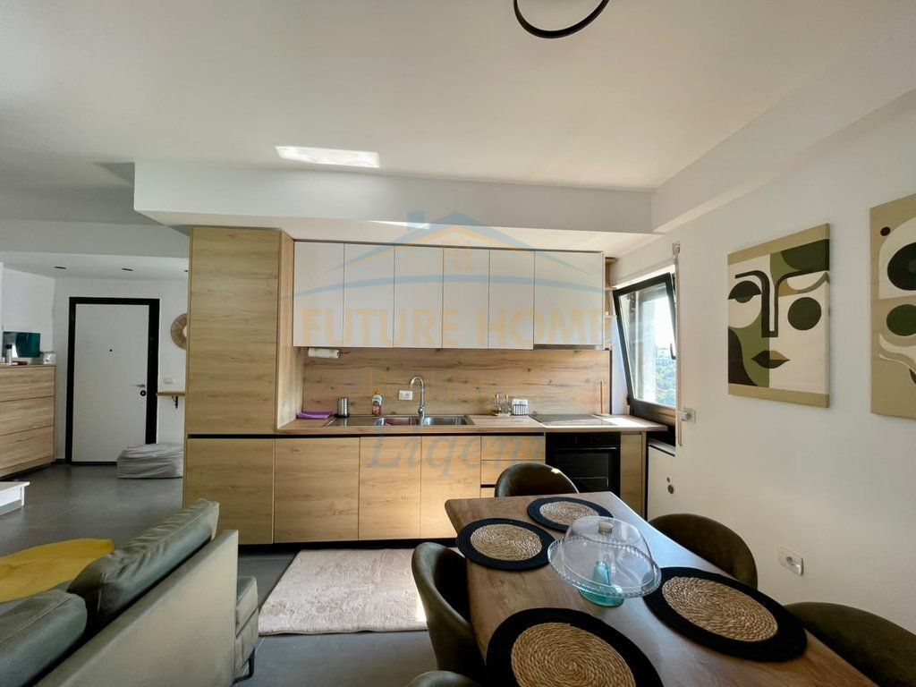 Affitto, Appartamento 3+1+2+ Posto Auto Duplex, Residenza Kodra e Diellit, Tirana