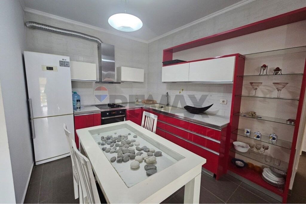 Appartamento 2+1 in affitto in Via Elbasan!
