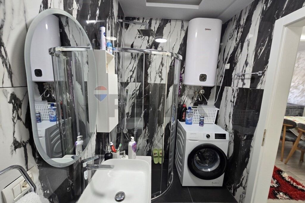 Jepet me qera apartament 1+1 tek Brryli, prane Shkolles Niket Dardani.