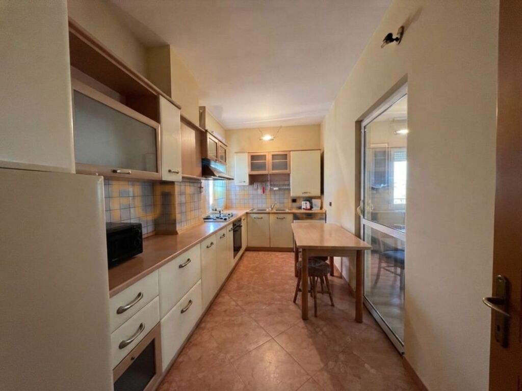 Affitto, Appartamento 1+1+2, Via delle Barricate