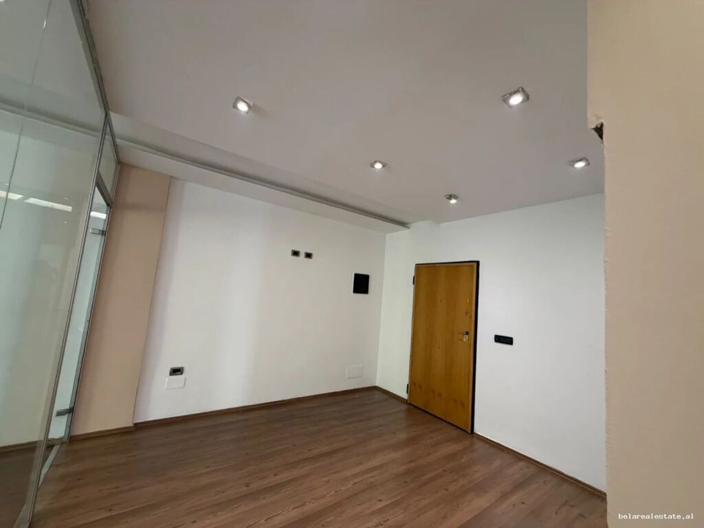 Office for Rent 2+1 at Former Exhibition (ID BZ21049) Tirane
