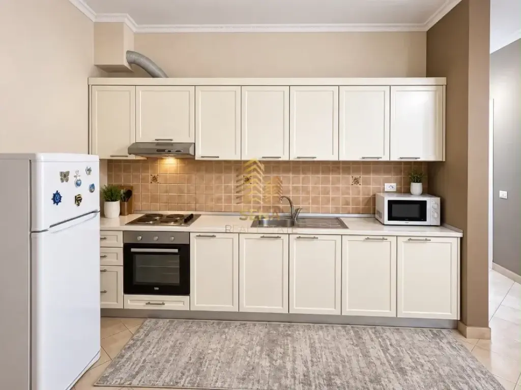 Affitto, Appartamento 2+1+2wc+BLK, Comune di Parigi, 800 Euro/Mese