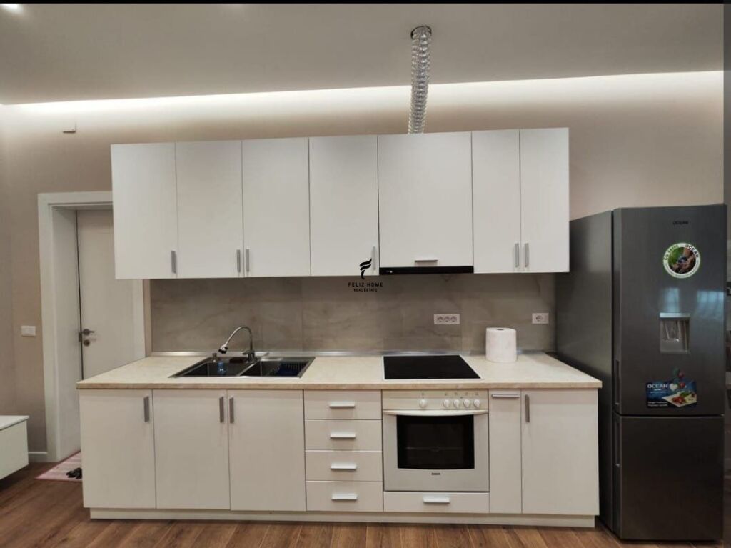 APARTAMENT ME QERA 1+1 21 DHJETORI 50.000 LEKE FH-92312