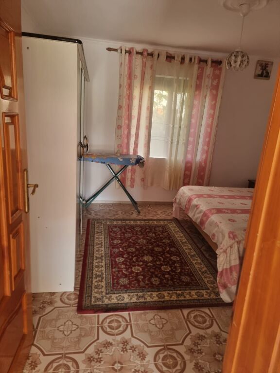 Affittasi casa privata + cortile + parcheggio a Ali Dem F  ID 5518