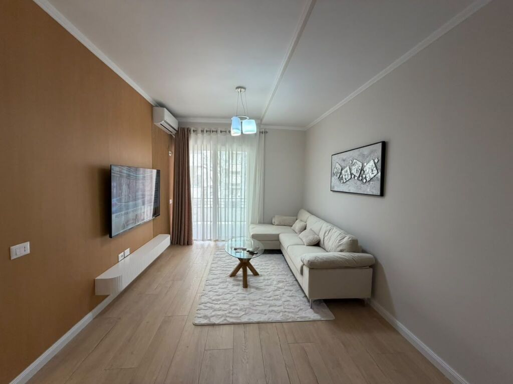 Apartament 1+1 per shitje tek Kompleksi Golden Park prane Amerikan 3.