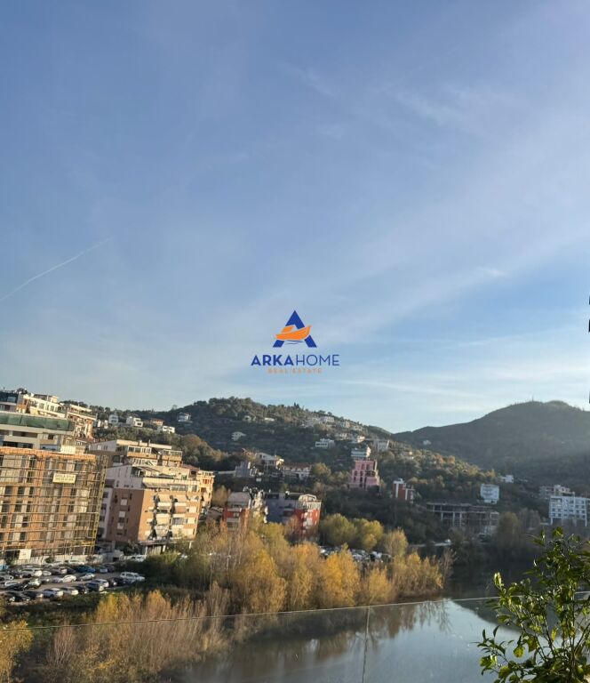 VENDESI NON FINITO 380 M2 DIVISO IN 2 APPARTAMENTI 2+1 "LAGO ASCIUTTO" 395.000 EURO CIASCUNO